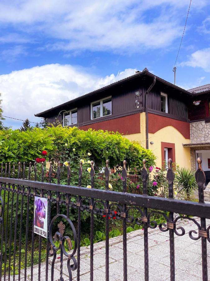 Adella Apartamento Saraievo Exterior foto